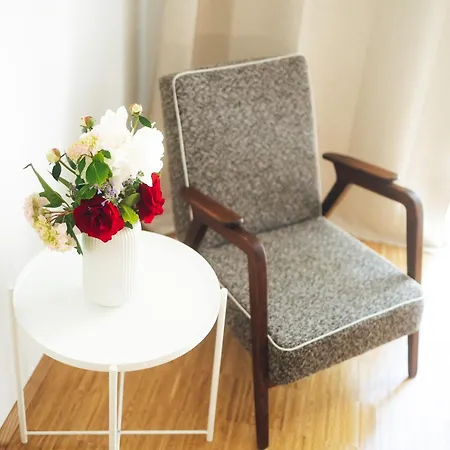 Hotel apartamentowy Happy Harrachgasse *