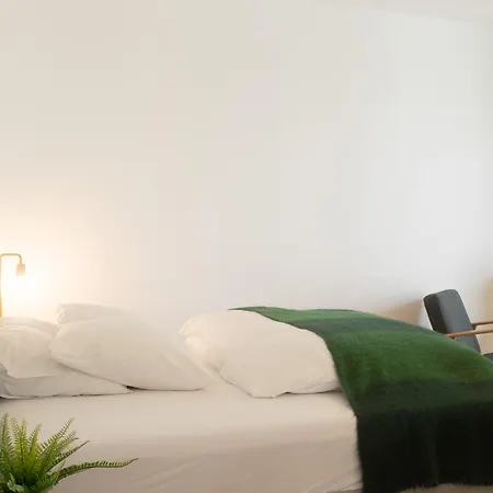 Aparthotel Happy Harrachgasse 3*