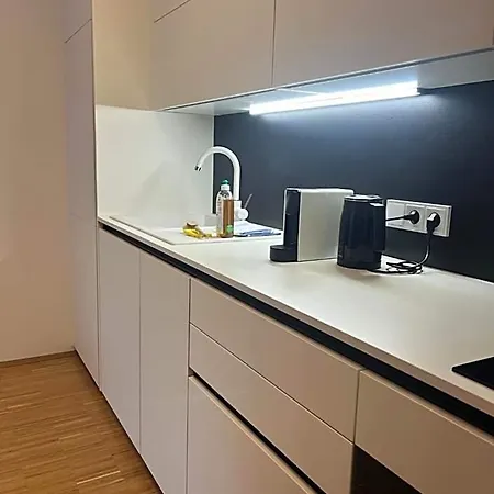 Happy Harrachgasse Apartahotel 3*