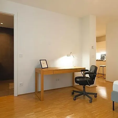 Apartahotel Happy Harrachgasse 3*