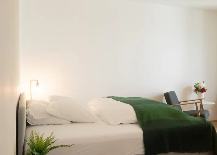 Aparthotel Happy Harrachgasse 3*